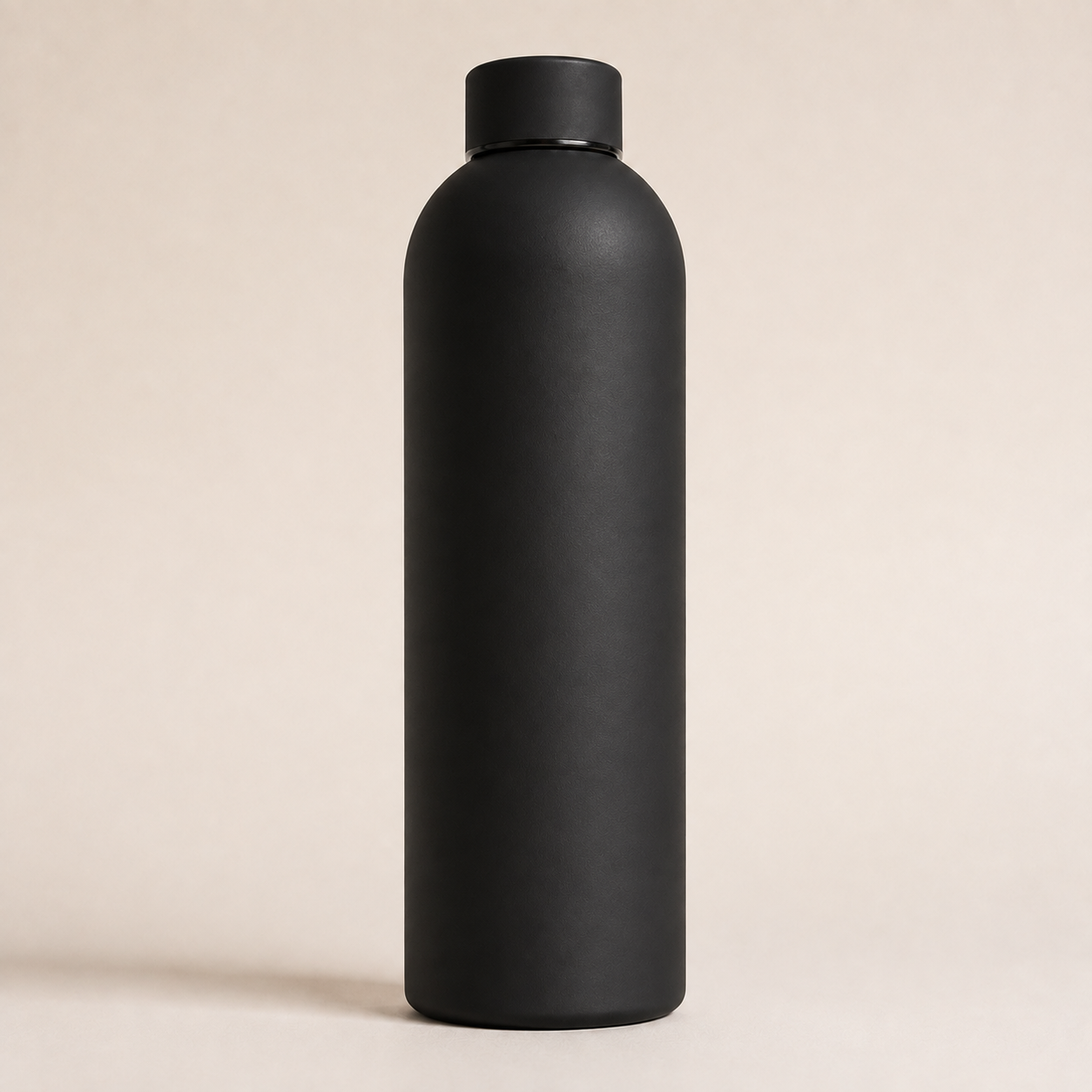 Plain matte black 750ml drink bottle
